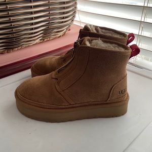 UGG - Neumel Zip Platform Boot